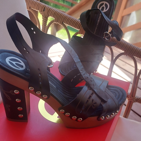 Platform Sandals - Picture 5 of 7